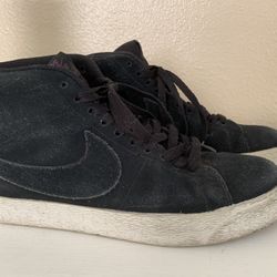 Nike Blazer Mid Size 9