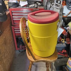 Igloo 5 gallon water cooler