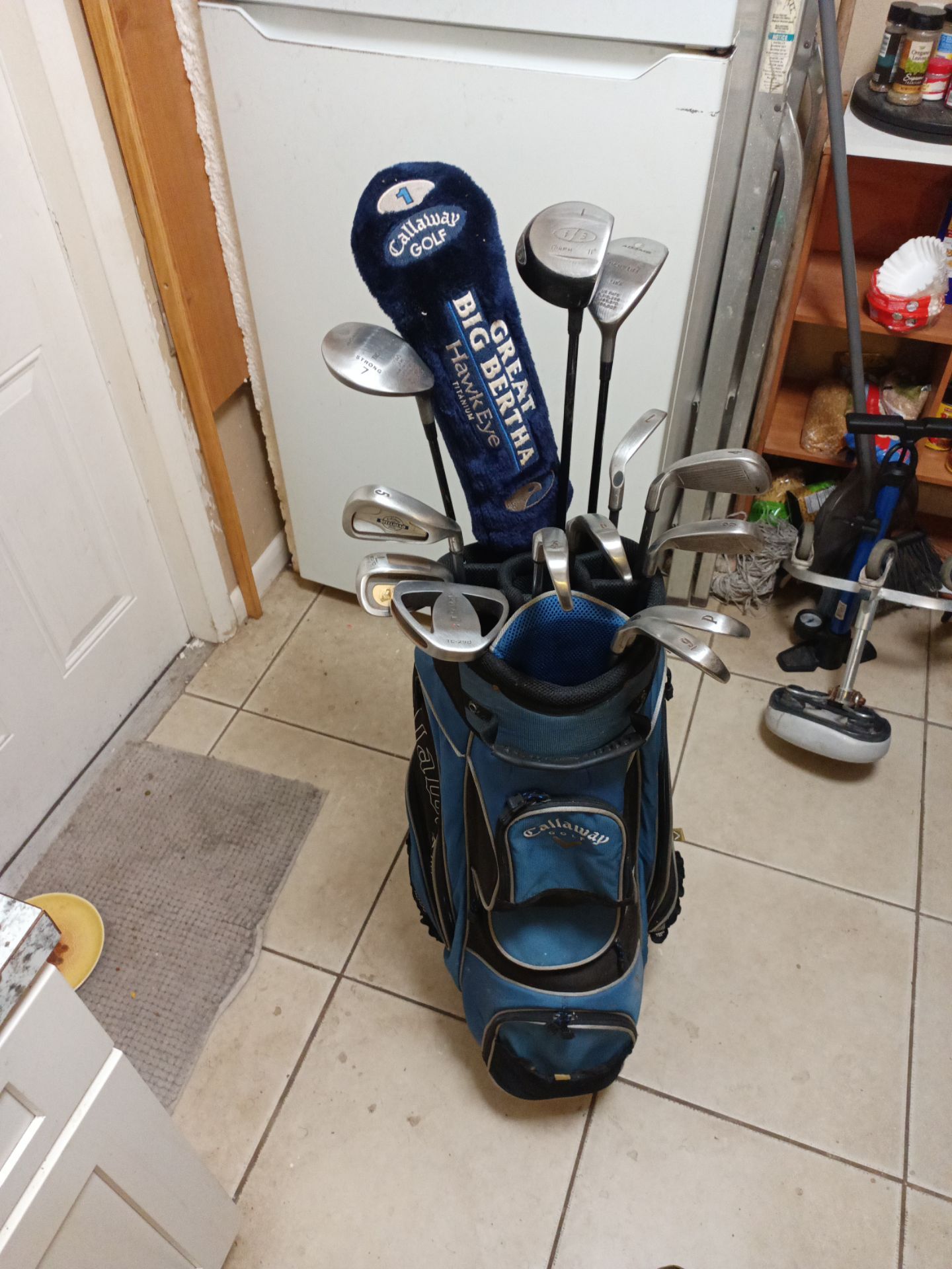 Callaway golf clubs and bag plus balls