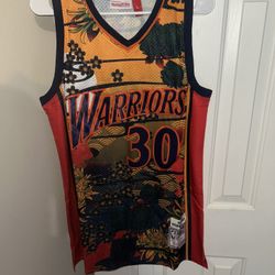 Golden State Warriors Stephen Curry jersey with floral and wave design size L