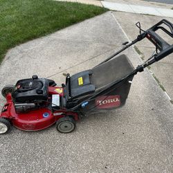 Self-Propelled Lawnmower With Bagger In Excellent Condition