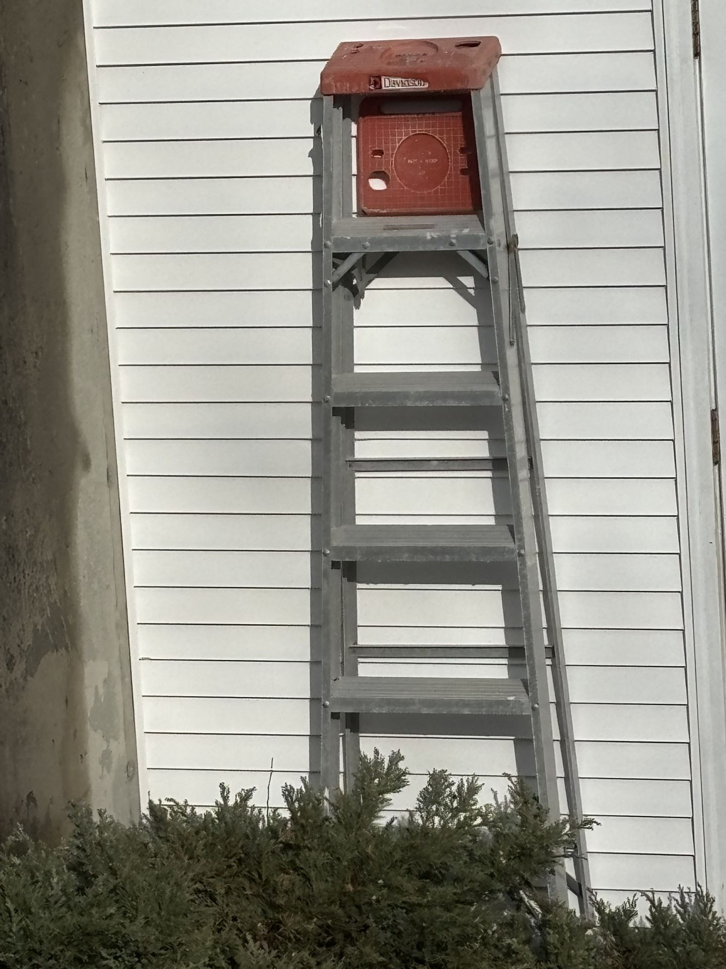 6 Ft Ladder 40$
