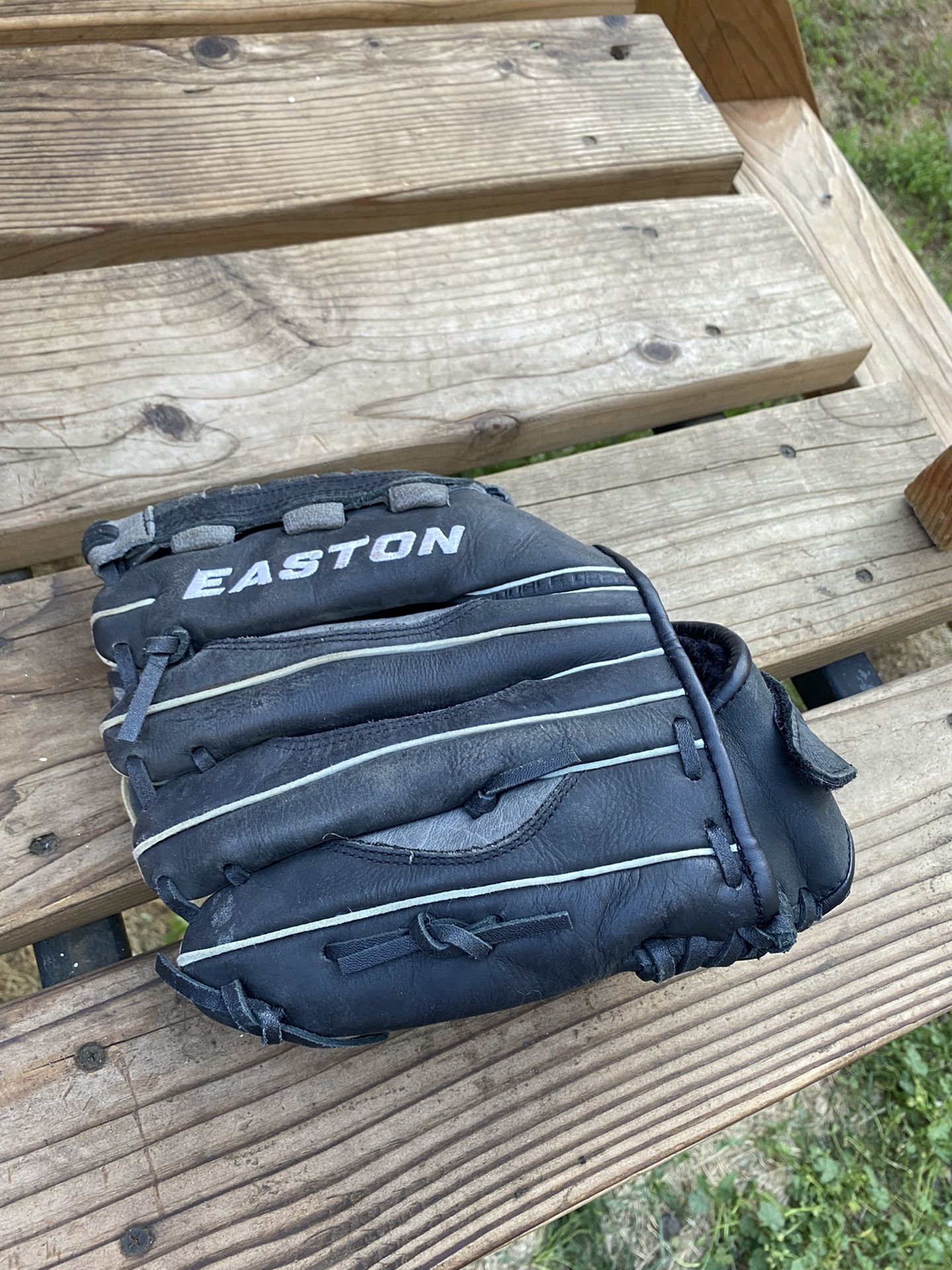 Easton Baseball Glove