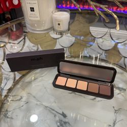 https://offerup.com/redirect/?o=bS5waA== by Mary Phillips  Underpainting Face Highlight & Contour Palette💕
