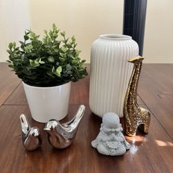Move Out Sale: IKEA Decorative Items 