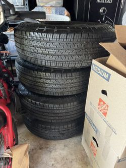 4 BRAND NEW NEXEN ROADIAN HTX2 245/75/R17