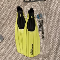 Size 8-9 soft silicone/rubber made in Italy