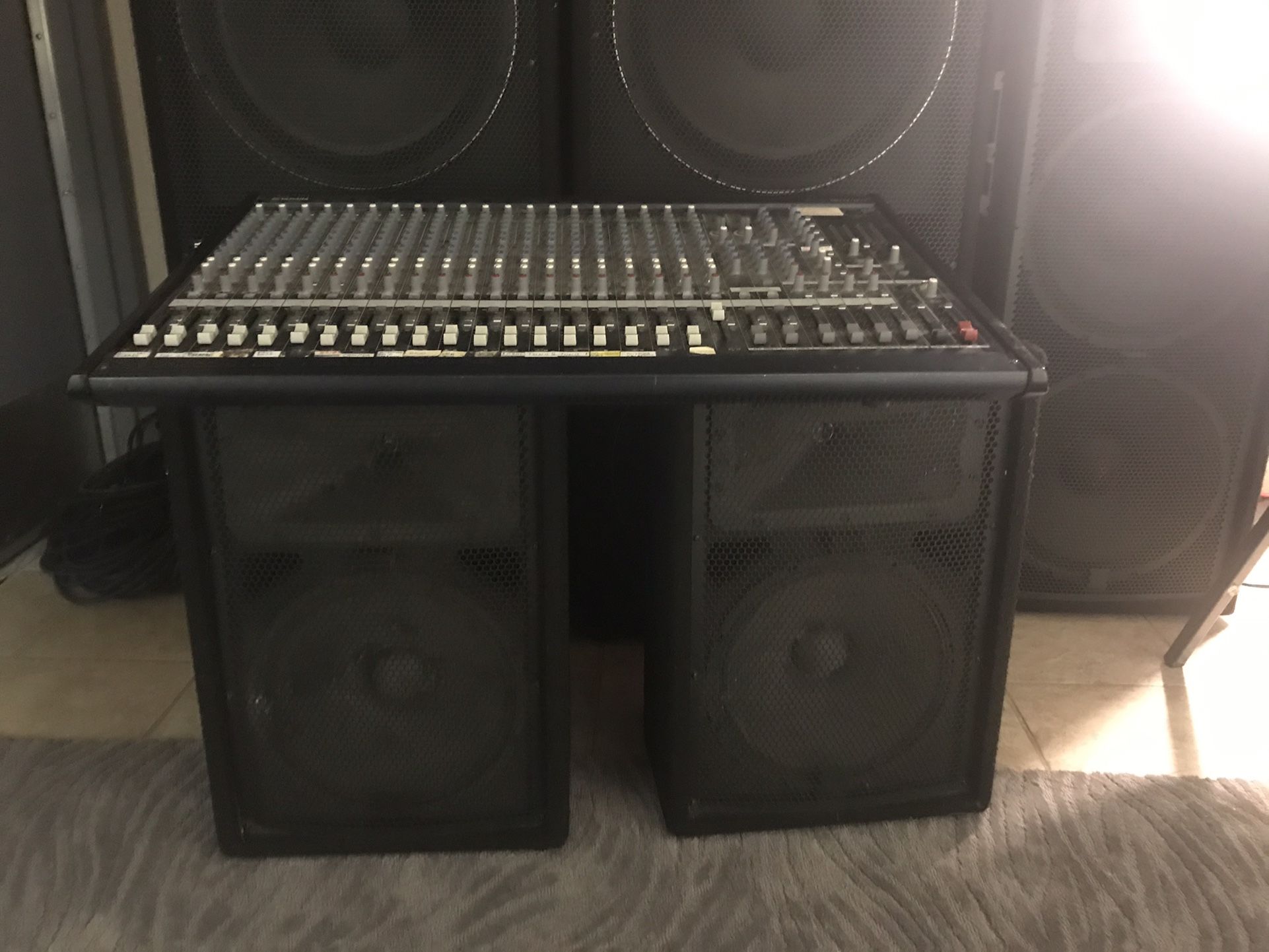 speaker set mixer amplifiers and monitors