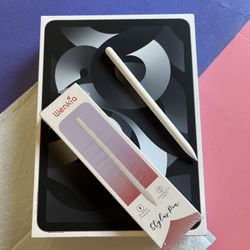 Apple iPad Air 5th Generation (M1 Chip) 64GB with Box, Pen And Keyboard 