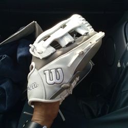Wilson A1000 Fastpitch Infield SOFTBALL Glove 12"