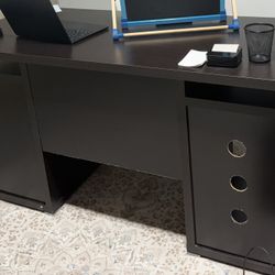 Desk With Drawers 