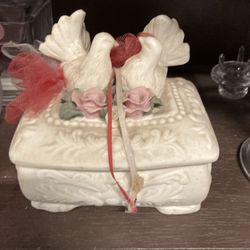Vintage Dove Ceramic Soap Trinket Box with Bird Lid 