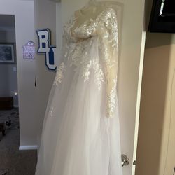 Wedding Dress - NEVER WORN!!!  Size 10
