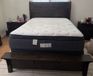 Queen size bed Frame with Beauty rest pillow top mattress