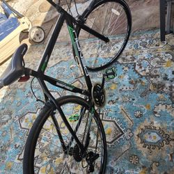 Bike  SERIES ROAD DENALI (contact info removed) SHIMANO 18SPEED SHIFTING AND BREAK PERFECT EVERYTHING IS GOOD LIKE NEW 