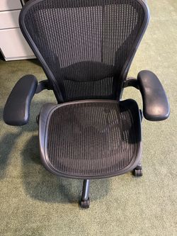 Herman Miller Aeron Chair Size B