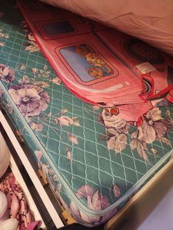 Twin mattresses