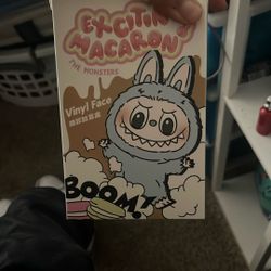 selling brand new out box 200 flat 