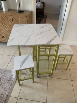 Foldable table