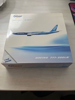 Gemini Jets plane model 1/400 scale (DAMAGED)