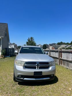 V8 Dodge Durango SUV 3 rows