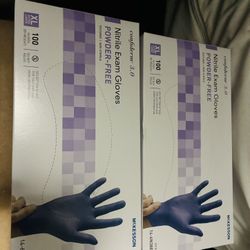👋❤️👋$$$60 for 7 boxes (no I don't sell single boxes ) theres many available medium and  xlarge. — and a few Large medical powder free gloves- thats 