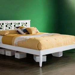 New Queen Size White Solid Wood Modern Platform Bed