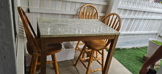 Dining table with 3 high chairs