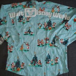 WALT DISNEY WORLD JERSEY BRAND NEW STILL HAS TAGS ON....