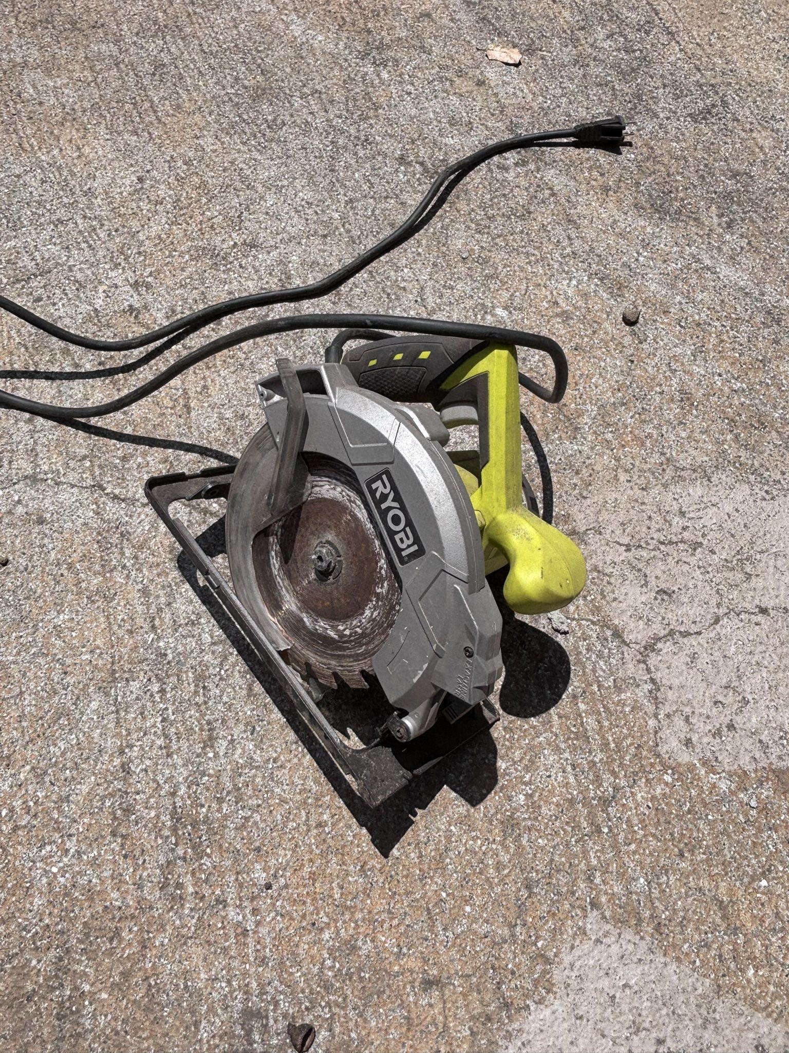 14 AMP 7 1/4" CIRCULAR SAW