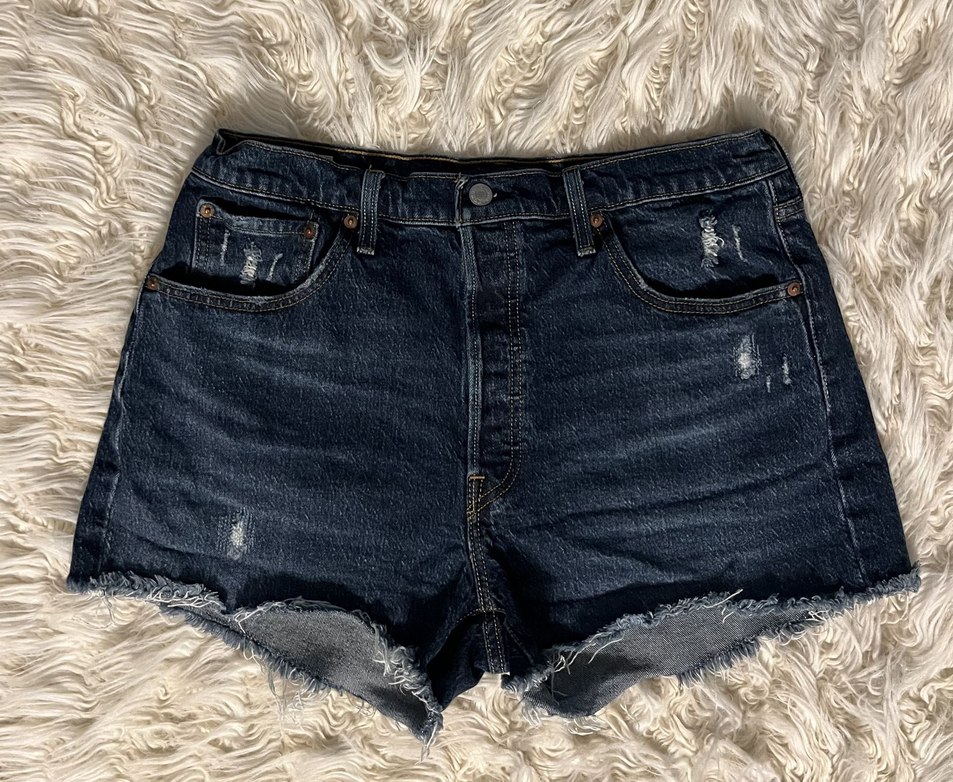 Levi shorts size 33