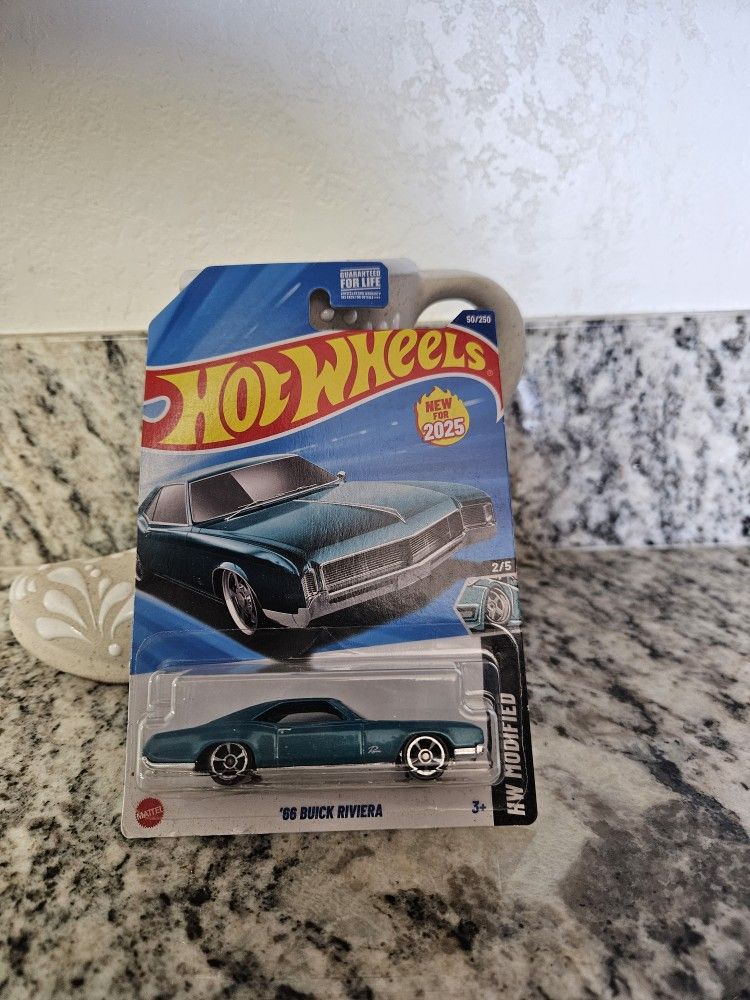 Hotwheel 66 Buik Riviera