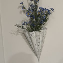 Cute Metal Umbrella Flower Pot W/ Flowers