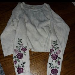 Really Cute Ladies Size Small Sweater 