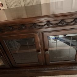 Entertainment center