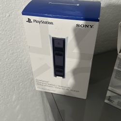 DualSense charging station