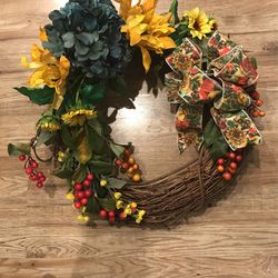 New Custom Made Grapevine Wreath / 20”