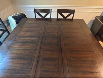 Bayside Furnishings 9 piece counter height table with butterfly leaf. Includes 8 tall chairs