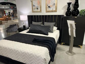 Elegant Upholstered 5 pc Queen Bed\Bedroom Sets Under $699.00