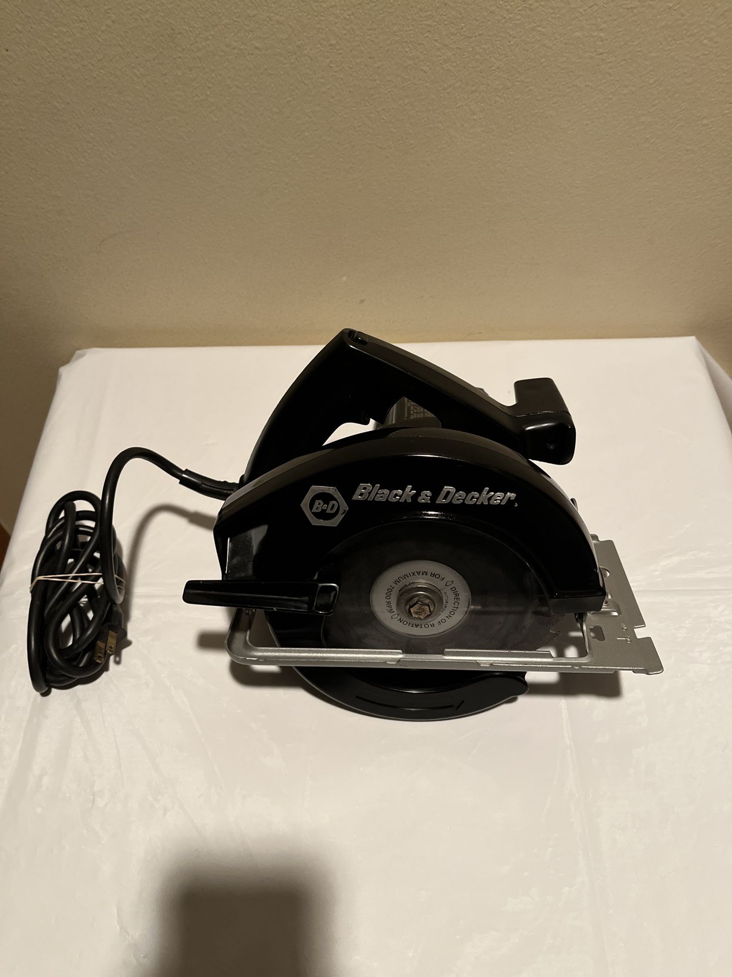 Black & Decker Circular Saw Model 7308  7-1/4 Inch Saw