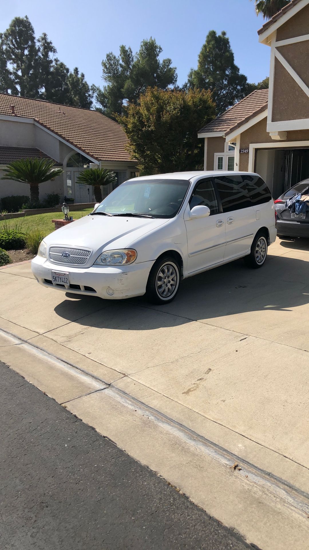 Kia Sedona 2004  Minivan