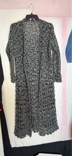 Knitted sweater size small $10