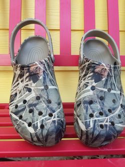 Men's Size 15 Camo Crocs 