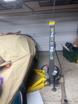 The Maxjax car lift