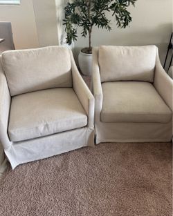 TARGET SWIVEL CHAIR SET (PET/SMOKE FREE)