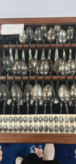 Tastic Large Presidential Spoon Collection In Display Case