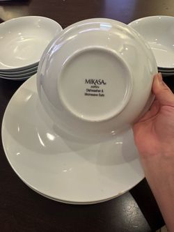 Mikasa “Aspen” white dinnerware set