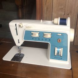 Vintage Singer Sewing Machine With Cabinet Zig Zag Model 756