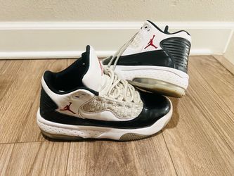 Men's Max Aura 2 Mid Sneaker Jordan shoes size 6 for men’s
