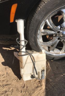 2004 Toyota Camry: Windshield Wiper Tank Reservoir